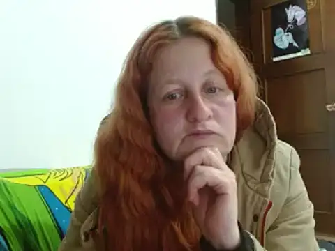 ViioletaMora online show from 10-15-25, 05:50