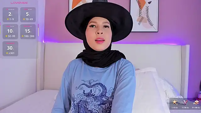 Snapshot of shann_a chatting on 10-31-25, 06:48 shann a online show from 10-31-25, 06:48