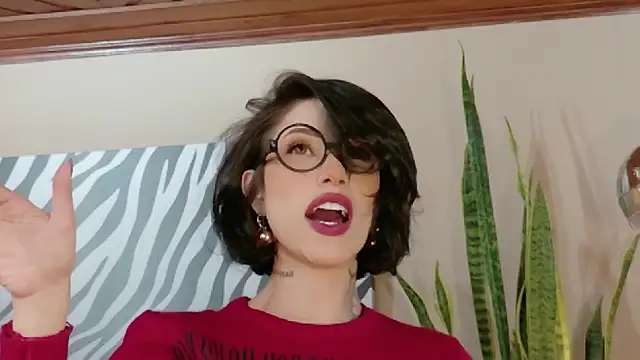 Hannah Borbon online show from 11-13-25, 01:20