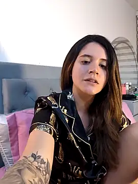 Snapshot of maliciaworld chatting on 12-23-25, 02:22 maliciaworld online show from 12-23-25, 02:22