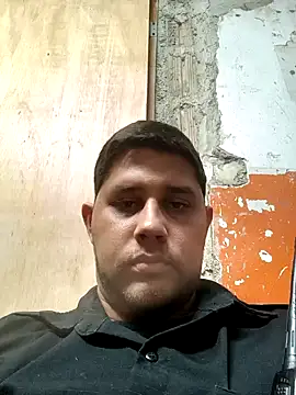 Snapshot of Dofinho09 chatting on 12-17-24, 03:17 Dofinho09 online show from 12-17-24, 03:17