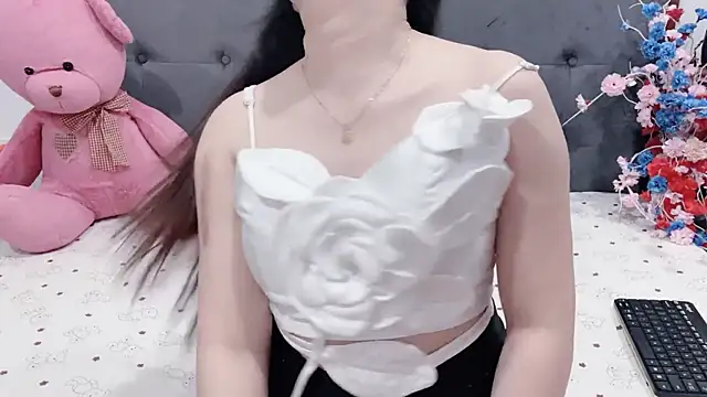 Snapshot of Funikio chatting on 05-05-26, 01:58 Funikio online show from 05-05-26, 01:58