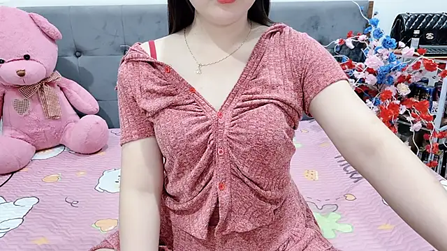 Snapshot of Funikio chatting on 04-19-26, 12:22 Funikio online show from 04-19-26, 12:22