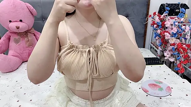Funikio online show from 06-06-26, 01:22