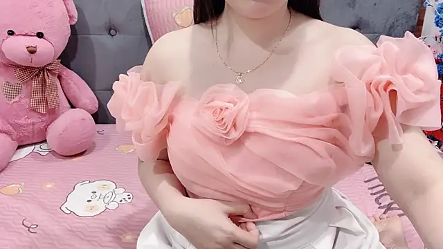 Snapshot of Funikio chatting on 04-26-26, 01:47 Funikio online show from 04-26-26, 01:47