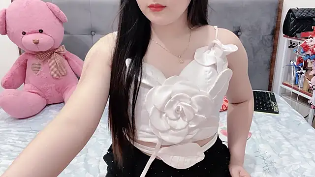Snapshot of Funikio chatting on 05-26-26, 02:37 Funikio online show from 05-26-26, 02:37