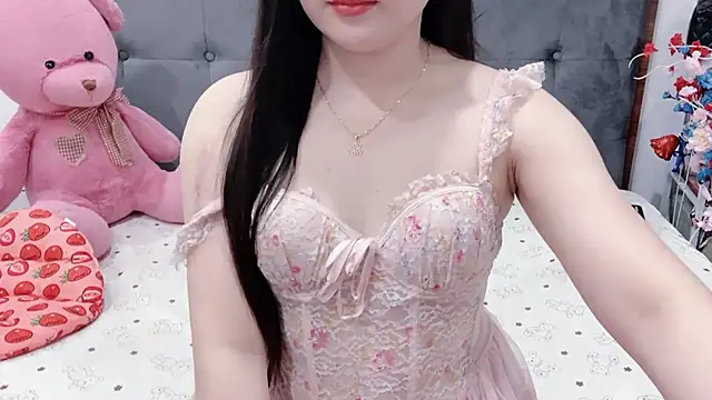 Snapshot of Funikio chatting on 05-18-26, 04:07 Funikio online show from 05-18-26, 04:07