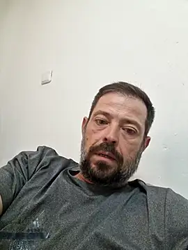 Snapshot of zefside42 chatting on 10-06-25, 08:48 zefside42 online show from 10-06-25, 08:48