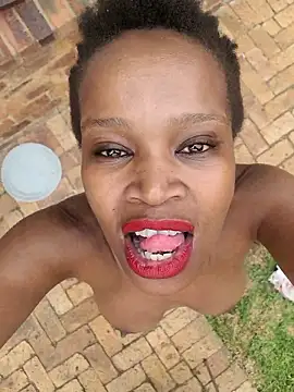 AfricanSquirtingQueen online show from 01-16-26, 07:45