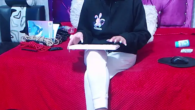 AyshaScott online show from 11-21-25, 12:15