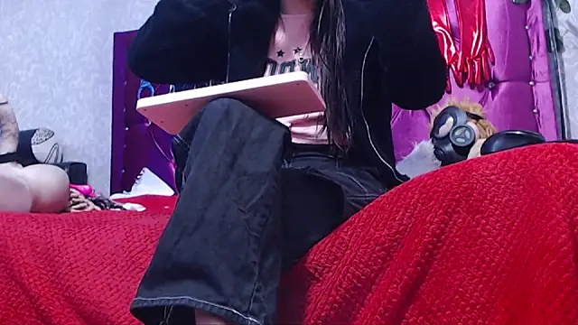 Snapshot of AyshaScott chatting on 02-27-26, 12:49 AyshaScott online show from 02-27-26, 12:49