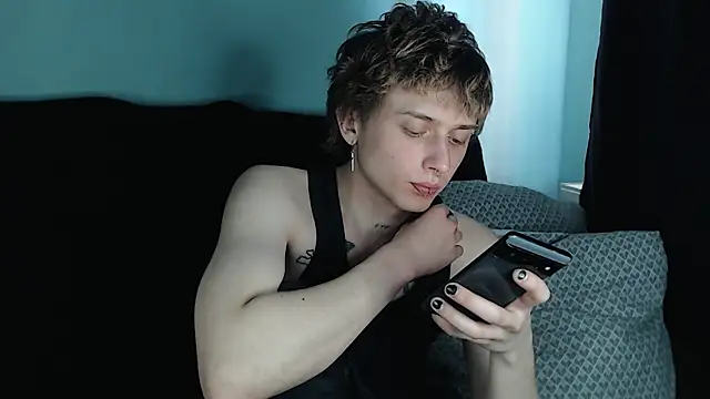 Snapshot of axxxturel chatting on 02-26-25, 01:54 axxxturel online show from 02-26-25, 01:54