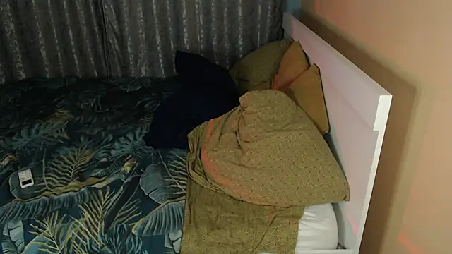 Snapshot of axxxturel chatting on 09-22-25, 10:49 axxxturel online show from 09-22-25, 10:49