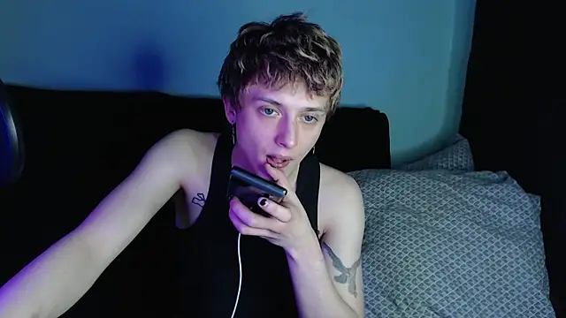 Snapshot of axxxturel chatting on 02-25-25, 05:51 axxxturel online show from 02-25-25, 05:51