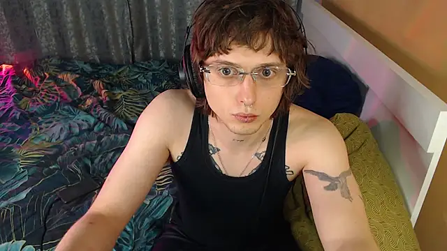 Snapshot of axxxturel chatting on 10-05-25, 10:33 axxxturel online show from 10-05-25, 10:33