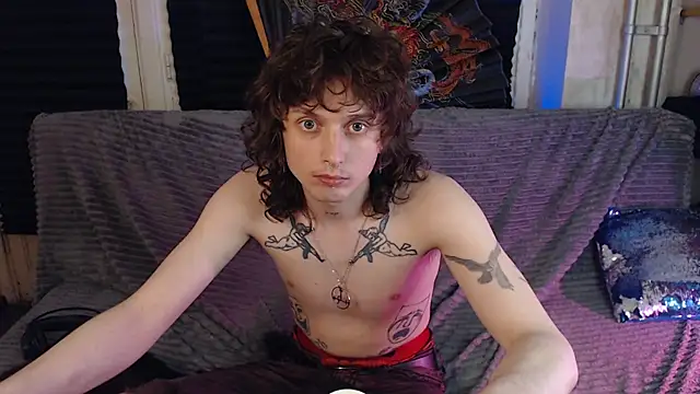 Snapshot of axxxturel chatting on 06-08-26, 01:28 axxxturel online show from 06-08-26, 01:28