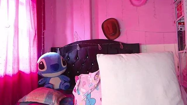 NikkiRous  online show from 01-14-26, 02:42