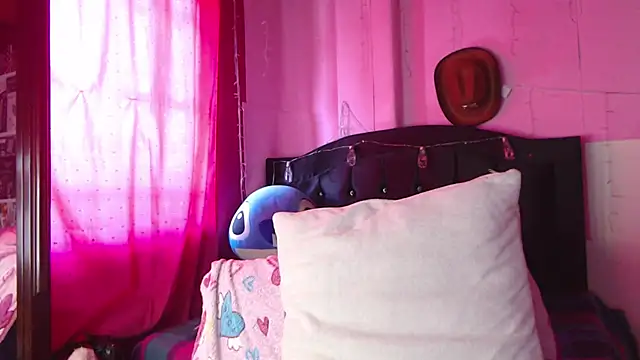 NikkiRous  online show from 02-02-26, 03:22