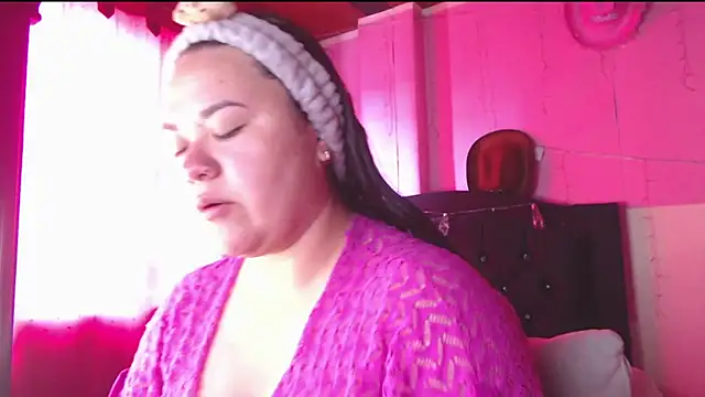 NikkiRous  online show from 04-09-26, 01:50