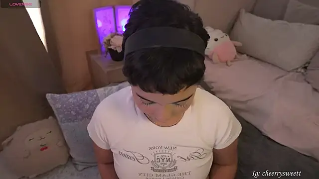 Cheerrysweett online show from 03-11-26, 06:35