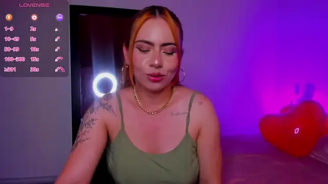 Snapshot of Dulce_charlottee chatting on 02-19-25, 10:31 Dulce charlottee online show from 02-19-25, 10:31