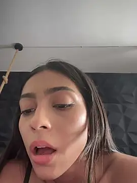 Snapshot of Ema_azel chatting on 02-22-25, 04:51 Ema azel online show from 02-22-25, 04:51