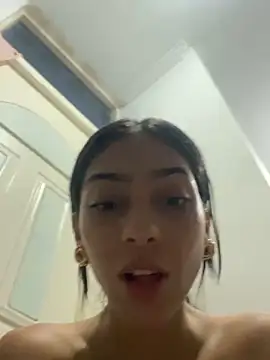 Snapshot of Ema_azel chatting on 03-19-25, 06:35 Ema azel online show from 03-19-25, 06:35