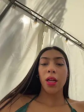 Snapshot of Ema_azel chatting on 10-02-25, 01:58 Ema azel online show from 10-02-25, 01:58