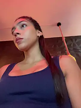 Snapshot of Ema_azel chatting on 10-08-25, 02:40 Ema azel online show from 10-08-25, 02:40