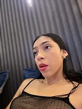 Ema azel online show from 04-18-26, 04:53