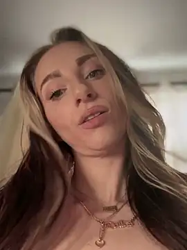 BrattyBae xo online show from 01-14-26, 08:45