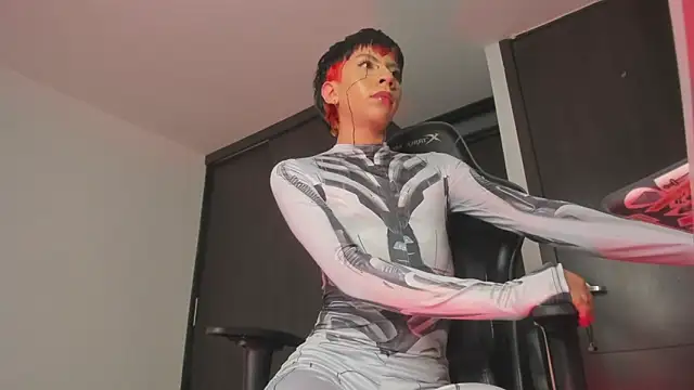 evaevanscute online show from 02-21-25, 05:13