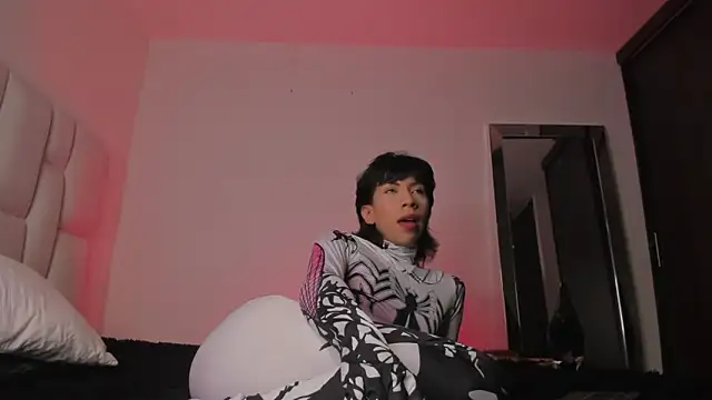 evaevanscute online show from 10-29-25, 06:40