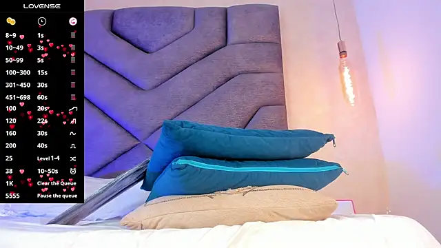 AilishBenson online show from 10-29-25, 07:35