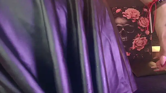 EvaaFoxxy1 online show from 04-10-26, 12:12