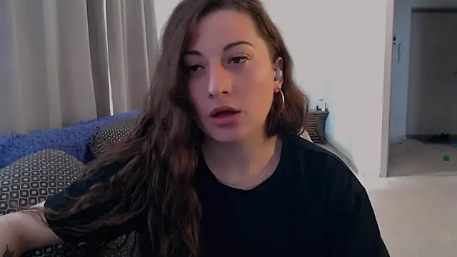 Helen Adams  online show from 06-30-26, 05:51