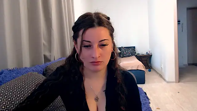 Helen Adams  online show from 06-16-26, 05:18