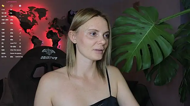 Snapshot of Sam_Klaus chatting on 10-08-25, 09:15 Sam Klaus online show from 10-08-25, 09:15