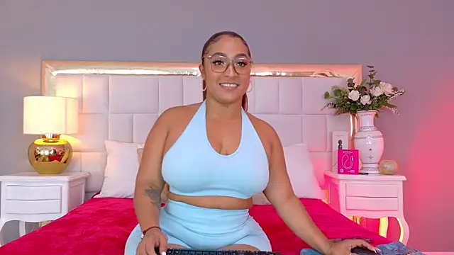 KateVenegas online show from 02-01-26, 03:54