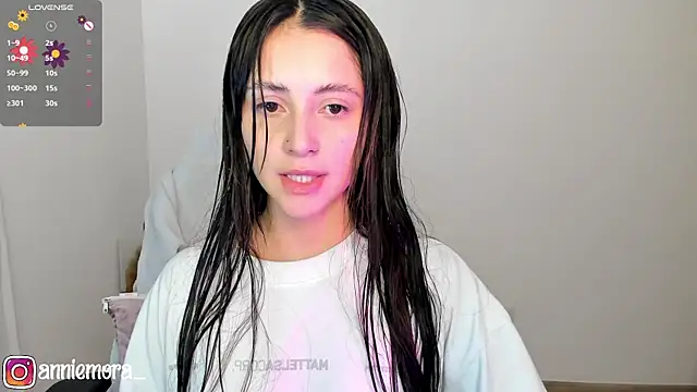 Snapshot of annie_mora chatting on 02-25-25, 03:09 annie mora online show from 02-25-25, 03:09