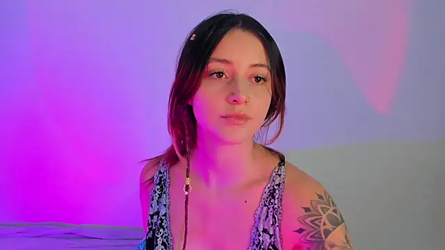 annie mora online show from 11-25-25, 02:12