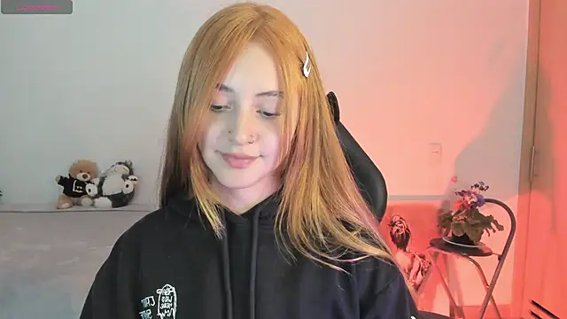 annie mora online show from 12-19-25, 03:43