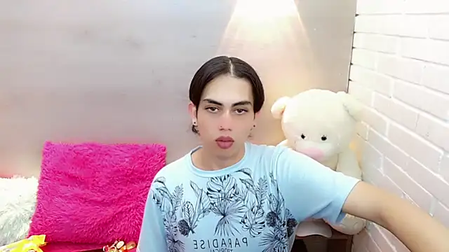 Snapshot of Daniela_Pink_ chatting on 10-04-25, 08:10 Daniela Pink online show from 10-04-25, 08:10