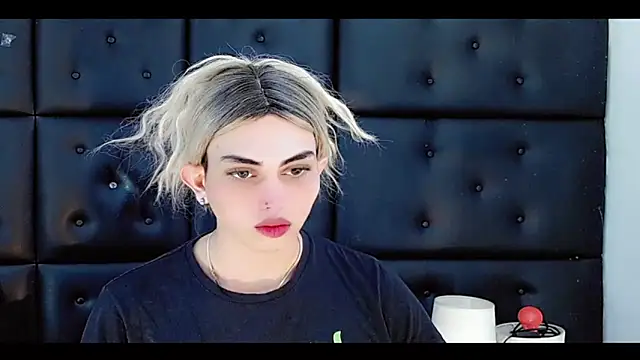 Snapshot of Daniela_Pink_ chatting on 02-24-26, 08:42 Daniela Pink online show from 02-24-26, 08:42