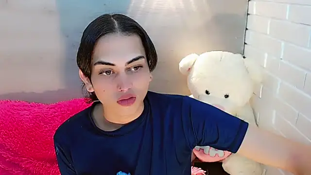 Snapshot of Daniela_Pink_ chatting on 10-16-25, 07:55 Daniela Pink online show from 10-16-25, 07:55