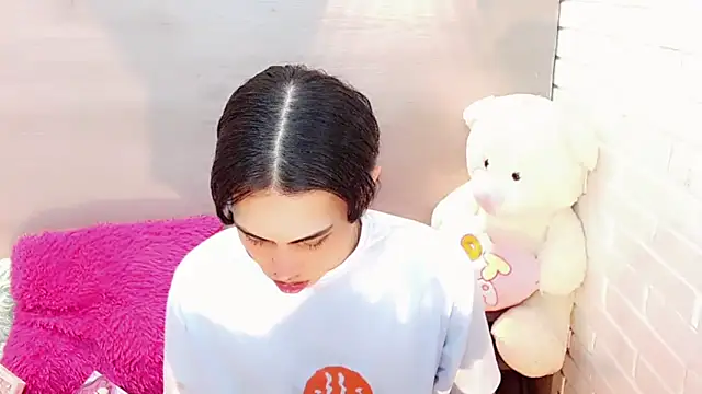 Snapshot of Daniela_Pink_ chatting on 10-27-25, 08:43 Daniela Pink online show from 10-27-25, 08:43