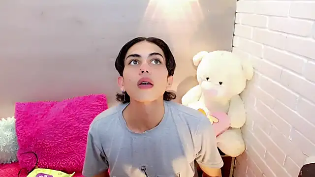 Snapshot of Daniela_Pink_ chatting on 09-15-25, 07:47 Daniela Pink online show from 09-15-25, 07:47