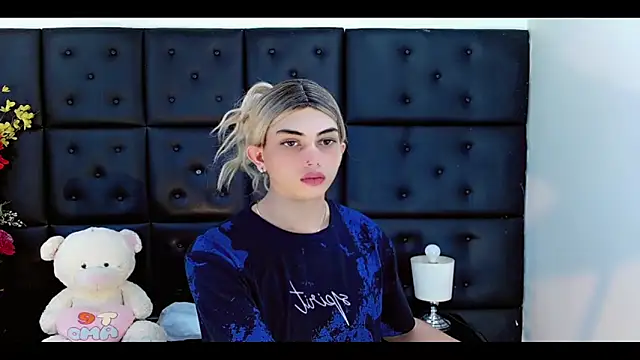 Snapshot of Daniela_Pink_ chatting on 02-14-26, 07:47 Daniela Pink online show from 02-14-26, 07:47