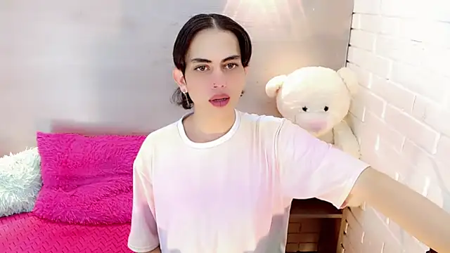 Snapshot of Daniela_Pink_ chatting on 09-29-25, 08:14 Daniela Pink online show from 09-29-25, 08:14