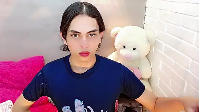 Snapshot of Daniela_Pink_ chatting on 11-07-25, 07:40 Daniela Pink online show from 11-07-25, 07:40